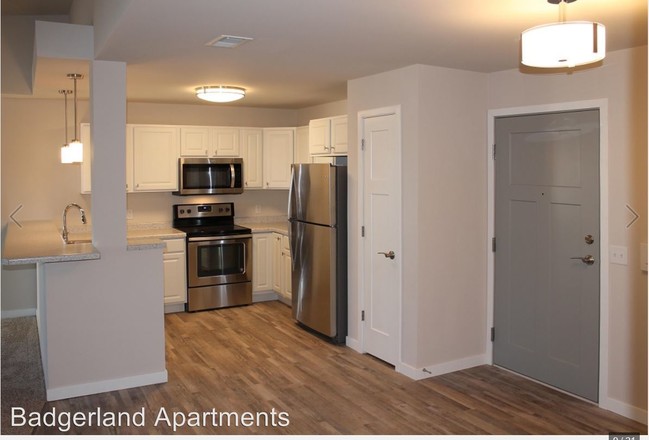 Building Photo - 802 Vineyard Dr