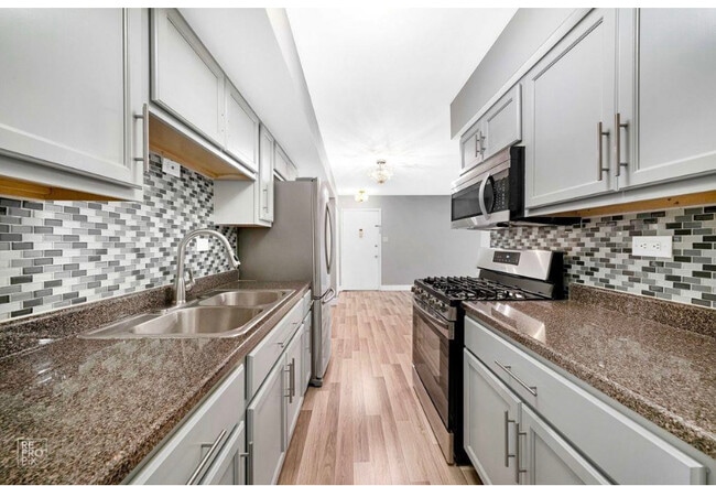 Building Photo - 1075 Higgins Quarters Dr