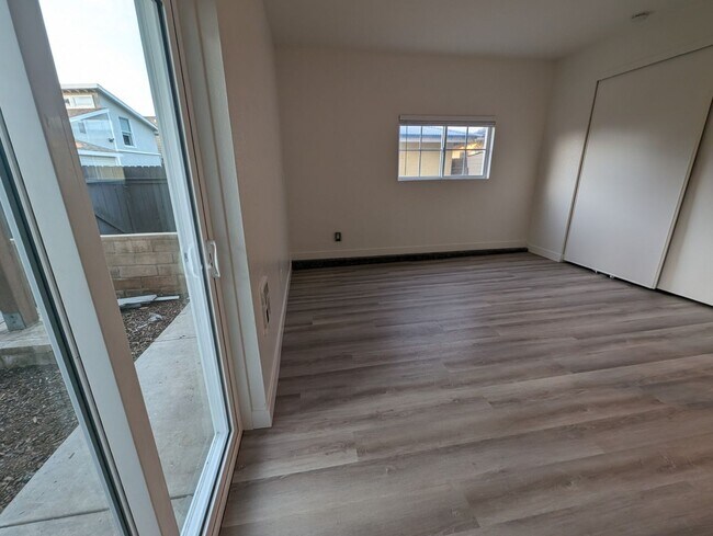 Foto del edificio - 252 Melrose Ave