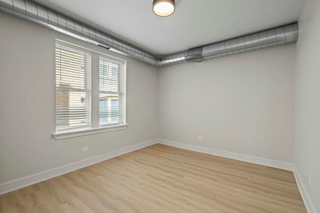Building Photo - 432 S Maple Ave