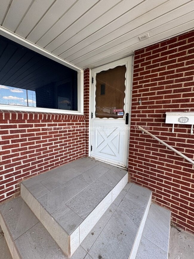Building Photo - 2403 S Minnesota Ave