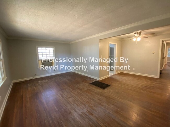 Building Photo - 328 Buntyn St