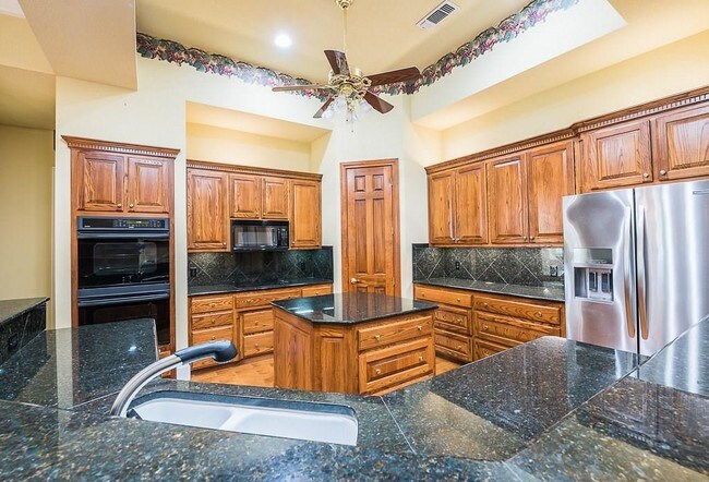 Building Photo - 5501 Equestrian Dr