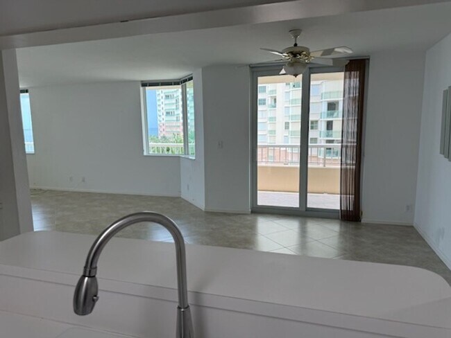 Building Photo - 990 Cape Marco Dr