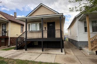 Building Photo - 2623 E 109th St