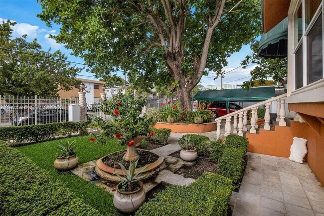 Foto del edificio - 1033 NW 6th St