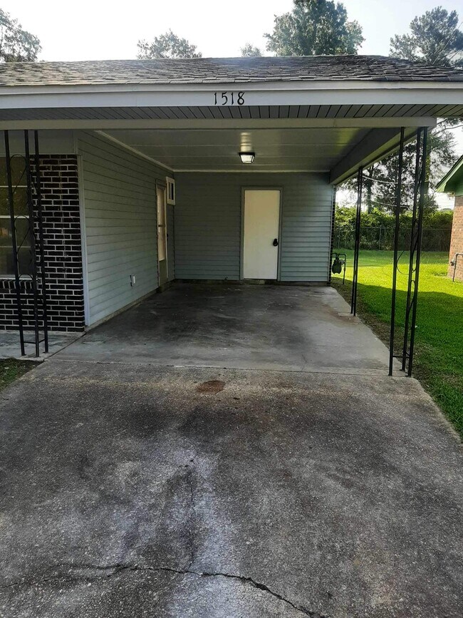 1518 N 27th St, Columbus, MS 39701 House Rental in Columbus, MS