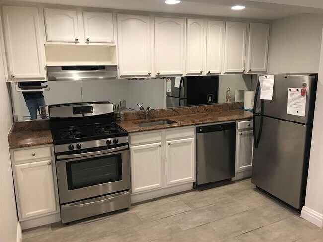 Building Photo - 810 Bloomfield St