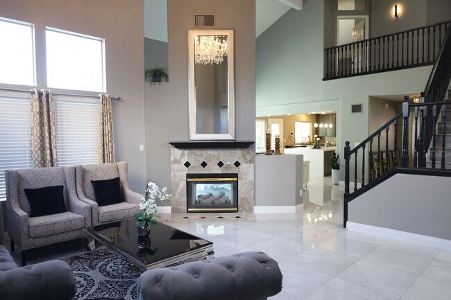 Foto del edificio - Completely Upgraded Furnished Home with Po...