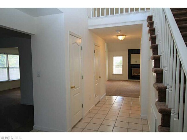 Foto del edificio - 629 Edgewood Arch