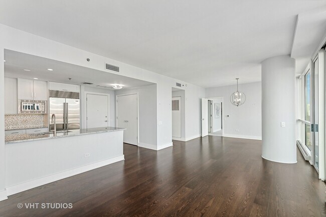 Foto del edificio - 250 E Pearson St