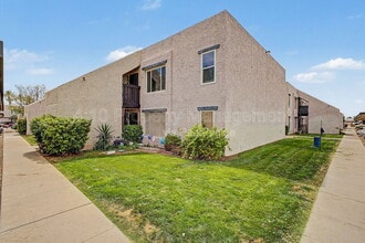 Building Photo - 1927 E Hampton Ave