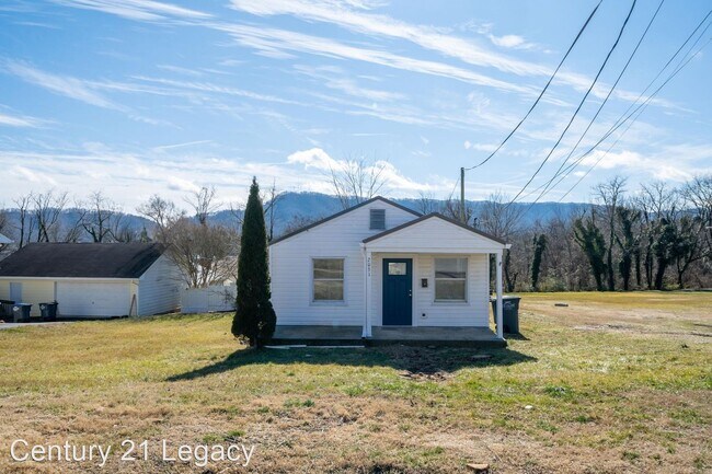 Building Photo - 2 br, 1 bath House - 2031 Fort Robinson