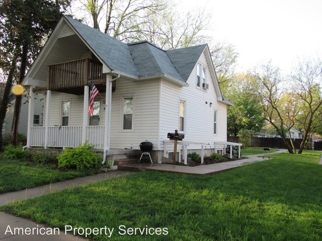 Building Photo - 1620 Pierre St