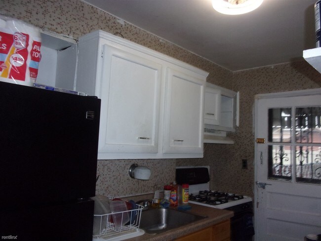 Foto del edificio - 80-52 164th St