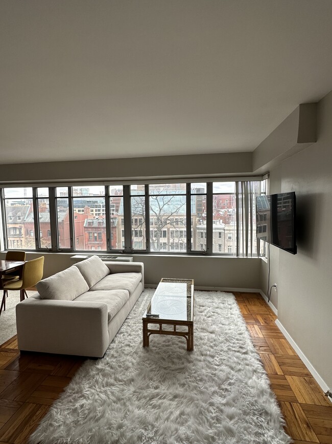 Foto del edificio - 1711 Massachusetts Ave NW