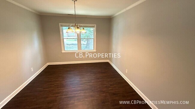 Foto del edificio - 875 Enfield Rd