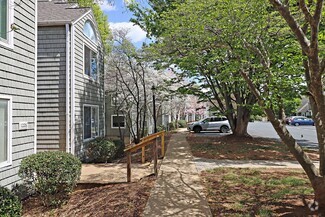 Building Photo - 1242 Clifden Green