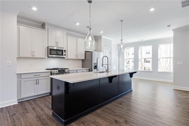 Building Photo - 801 Cameron Trl