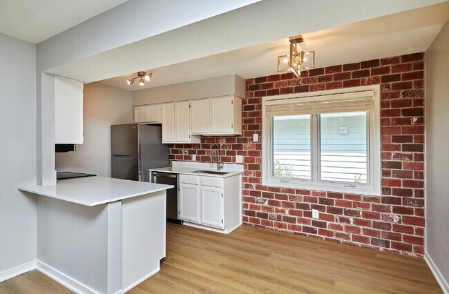 Foto del edificio - 5220 Boulder Dr