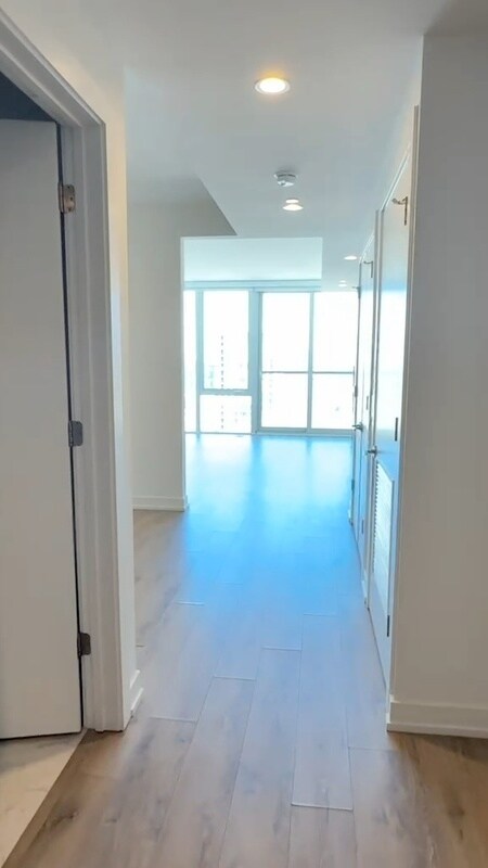 Foto del edificio - 220 W Hill St