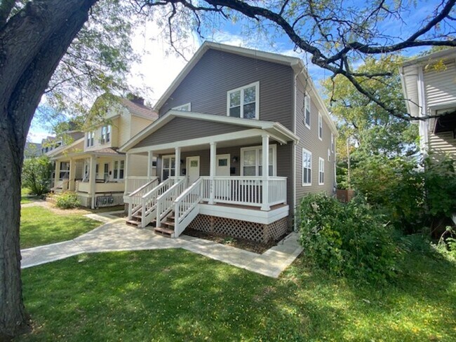 Building Photo - 2869 Findley Ave