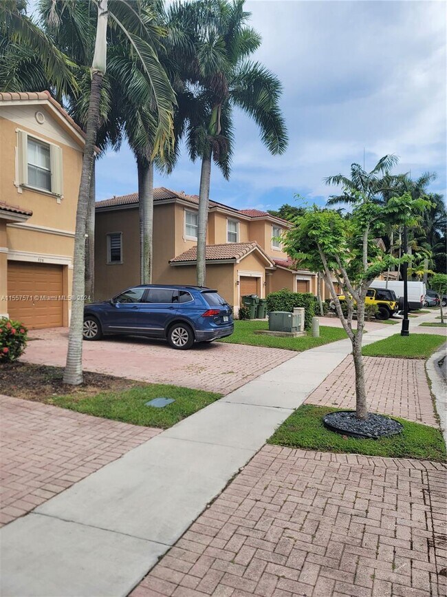 Foto del edificio - 933 NE 42nd Ave