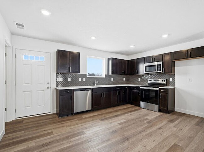 Foto del edificio - 3 bedroom, 2.5 bath New Build in Sidney!