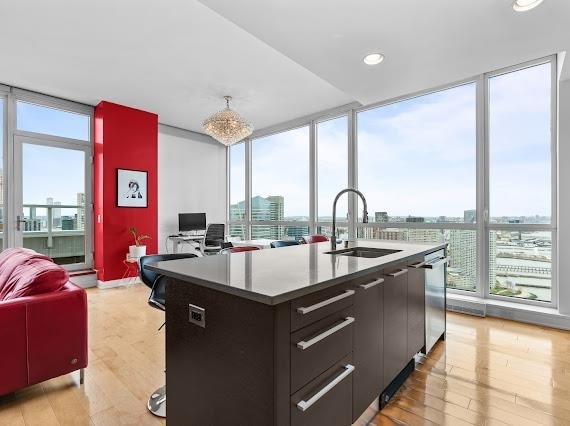 Building Photo - 2 2nd St