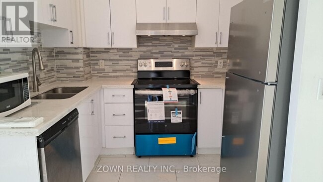 Photo du bâtiment - 388 Prince of Wales Dr