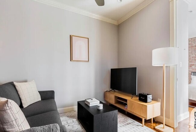 Building Photo - SOHO 1 bedroom with Custom Gourmet Kitchen