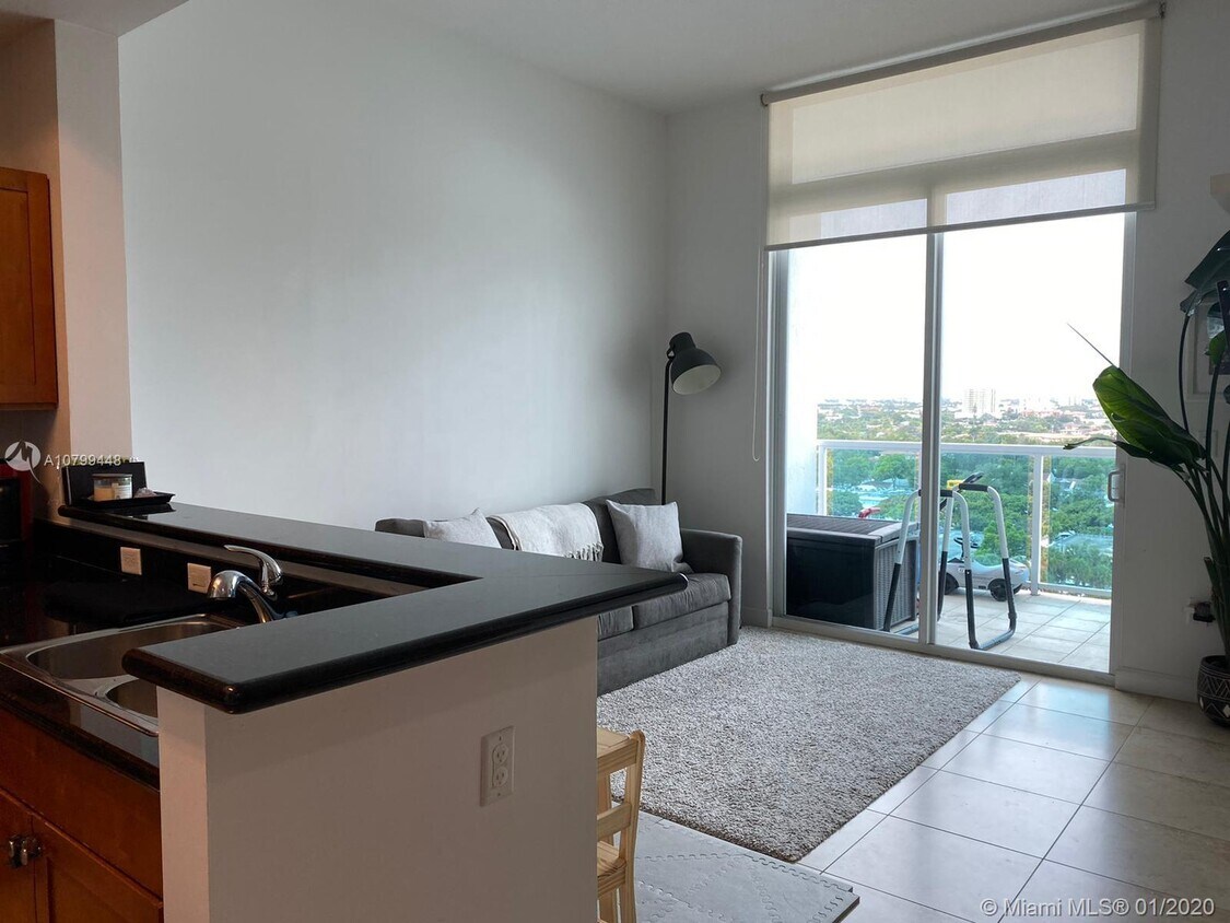 Foto principal - 1723 SW 2nd Ave