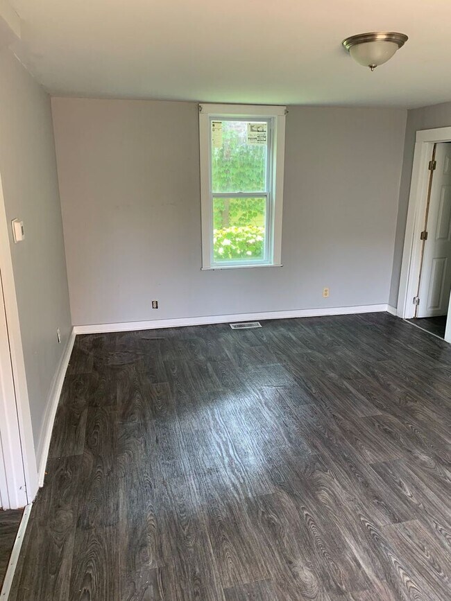 Building Photo - 710 Kewaunee St. (Duplex)