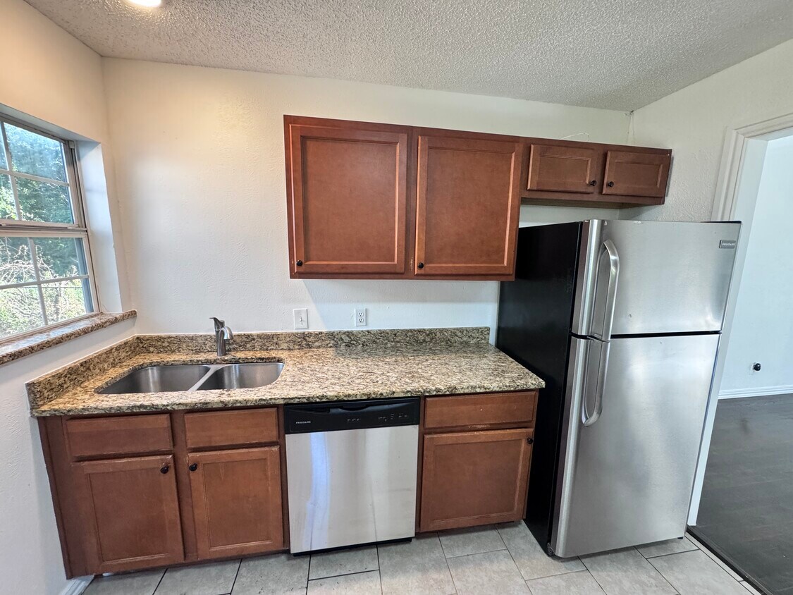 Foto principal - 2250 Mail Ave