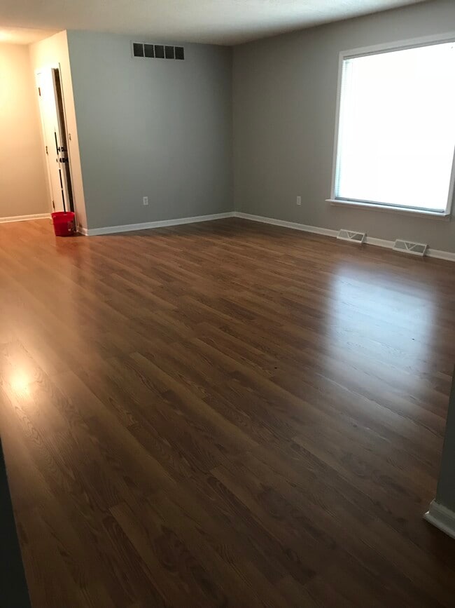 Building Photo - 4733 Apple Tree Ln