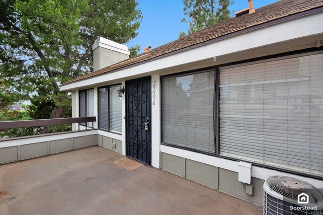 Foto del edificio - 25596 Mont Pointe