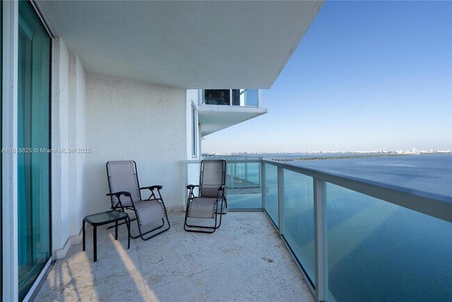 Foto del edificio - 665 NE 25th St
