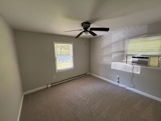 Foto del edificio - 1529 Old Central Rd