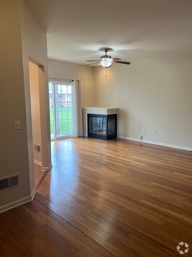 Building Photo - 54738 Monarch Dr