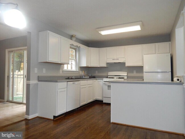Foto del edificio - 301 Sutton Ct