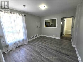 Building Photo - 300-300 Balmoral Ave N