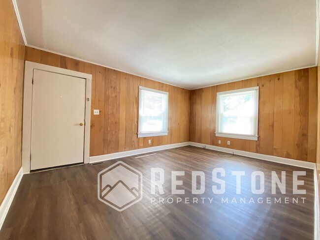 Building Photo - 2 Bed, 1 Bath - House