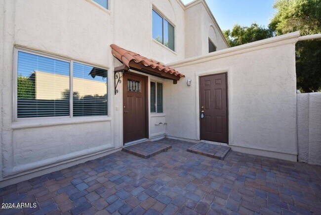 Building Photo - 8067 E Glenrosa Ave