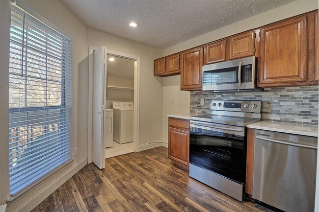 Foto del edificio - 14277 Preston Rd