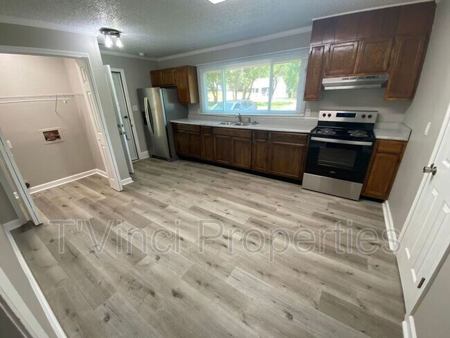 Building Photo - 3 Bedroom, 1 Bathroom House in Greensboro!
