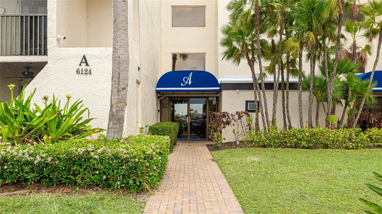 Foto principal - 6124 43rd St W