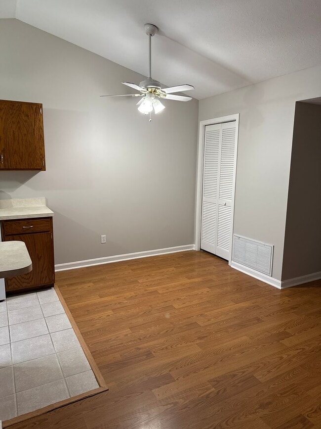 Photo - Nice duplex in a convenient location House