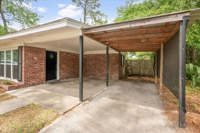 Building Photo - 2334 Ranchland Dr