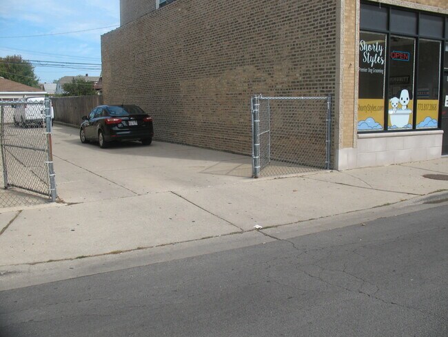 Building Photo - 6046 W Irving Park Rd