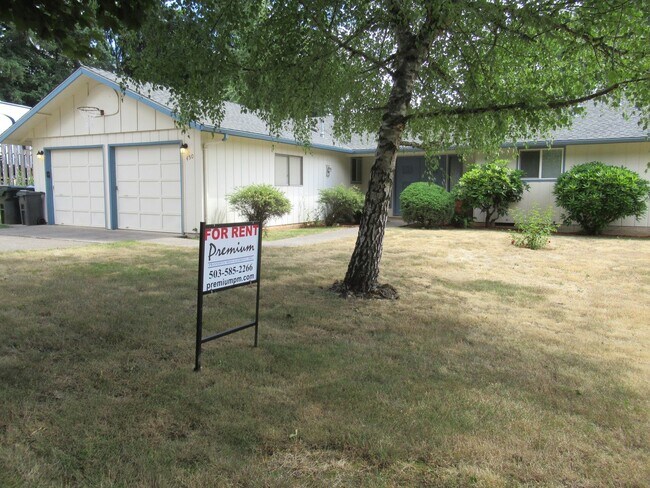 Foto del edificio - Great Three Bedroom Close to Schools!